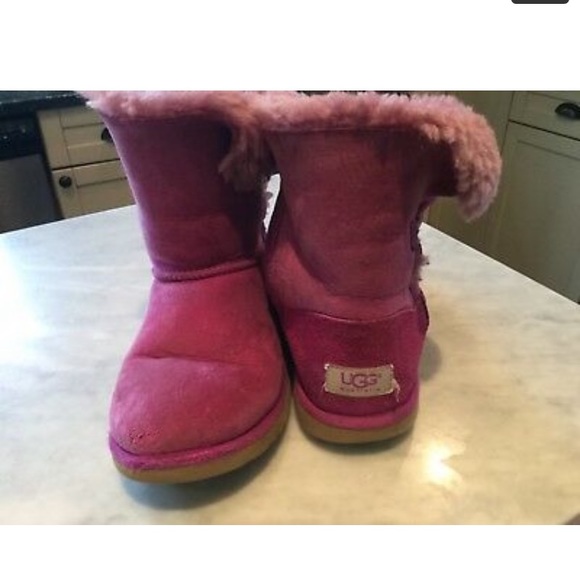 UGG Shoes - Ugg Boots Sz 5 Classic Short Bailey Button Magenta
